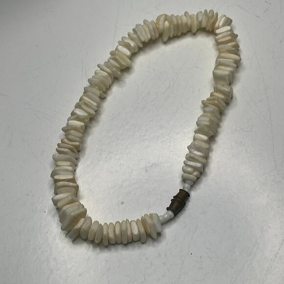 Shell chip puca puka shell anklet burnished gold tone clasp large bracelet - Picture 3 of 6